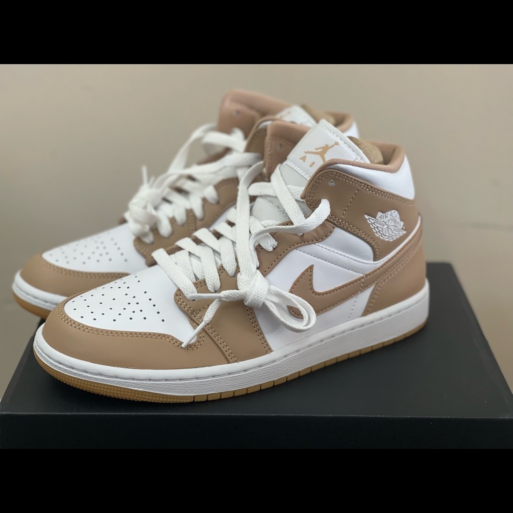 Air Jordan 1 MID